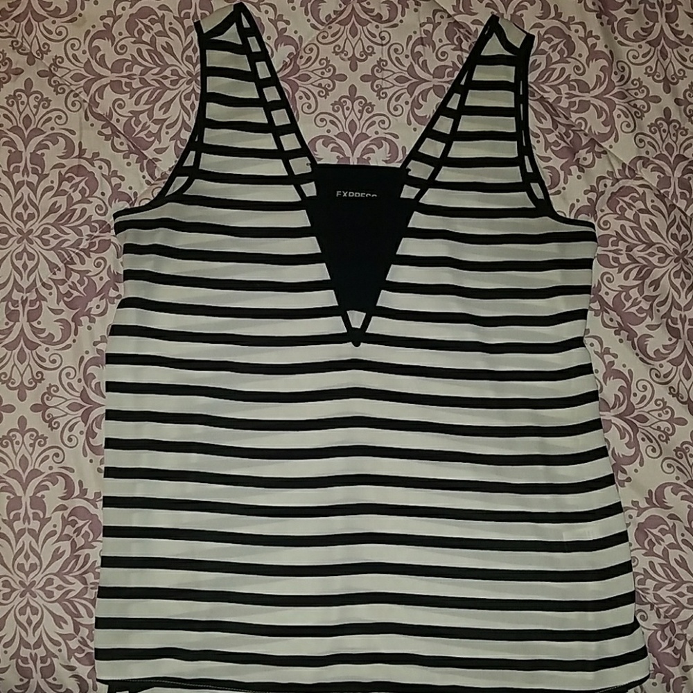 Tank top 🖤🤍